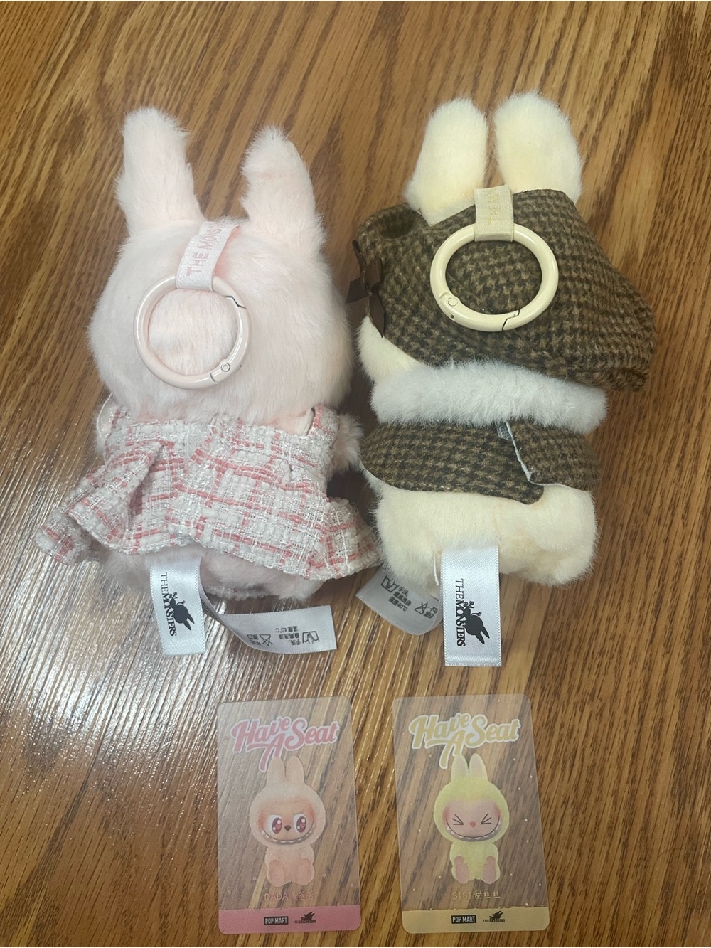 POP MART The Monsters Have A Seat Plush Keychain Bundle โ DADA & SISI - Picture 3 of 7